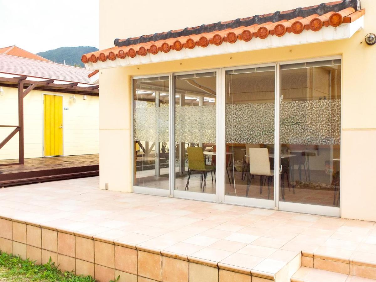 Asobibase Yamabare-House Hotel Ishigaki  Bagian luar foto