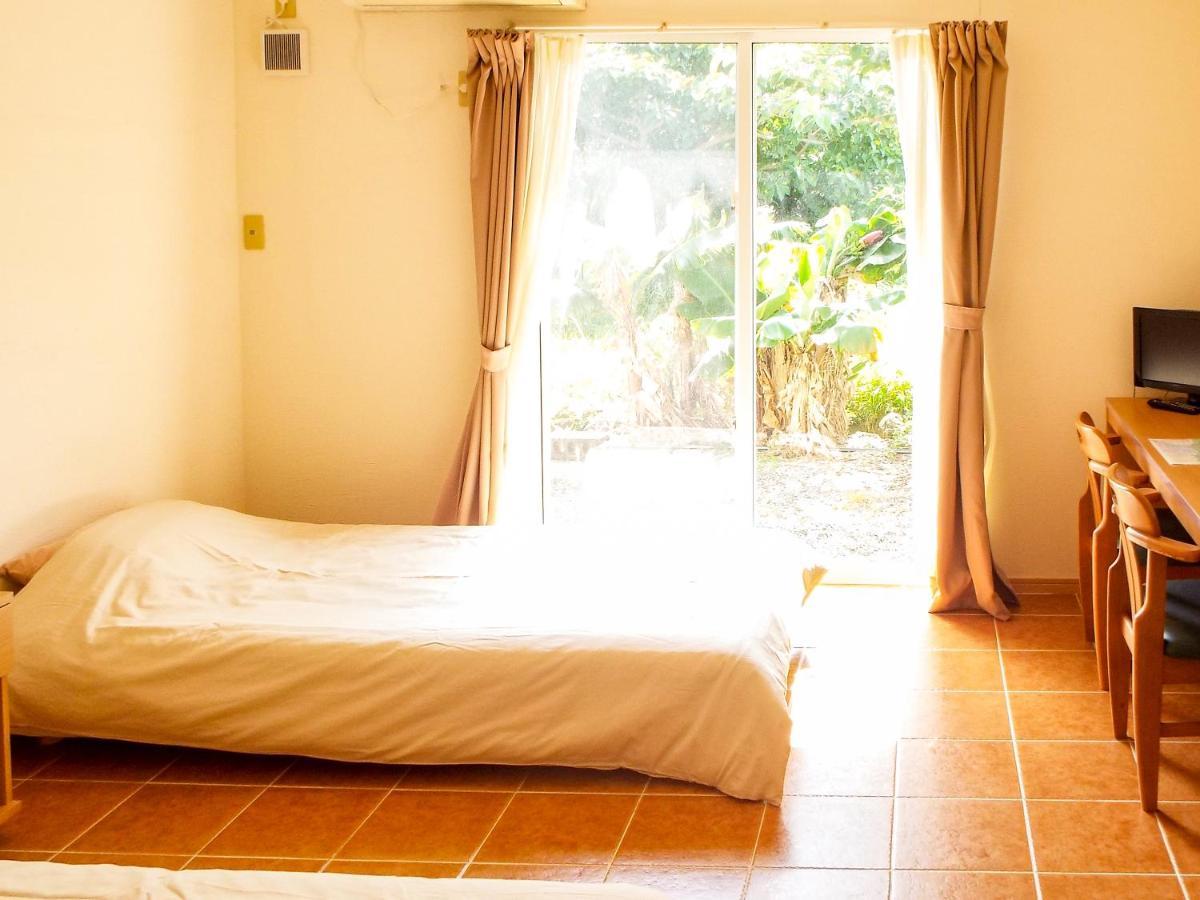 Asobibase Yamabare-House Hotel Ishigaki  Bagian luar foto