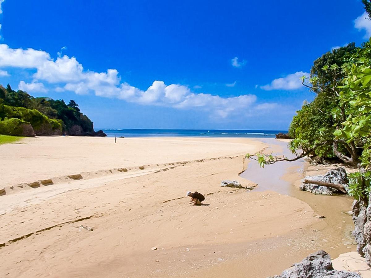 Asobibase Yamabare-House Hotel Ishigaki  Bagian luar foto