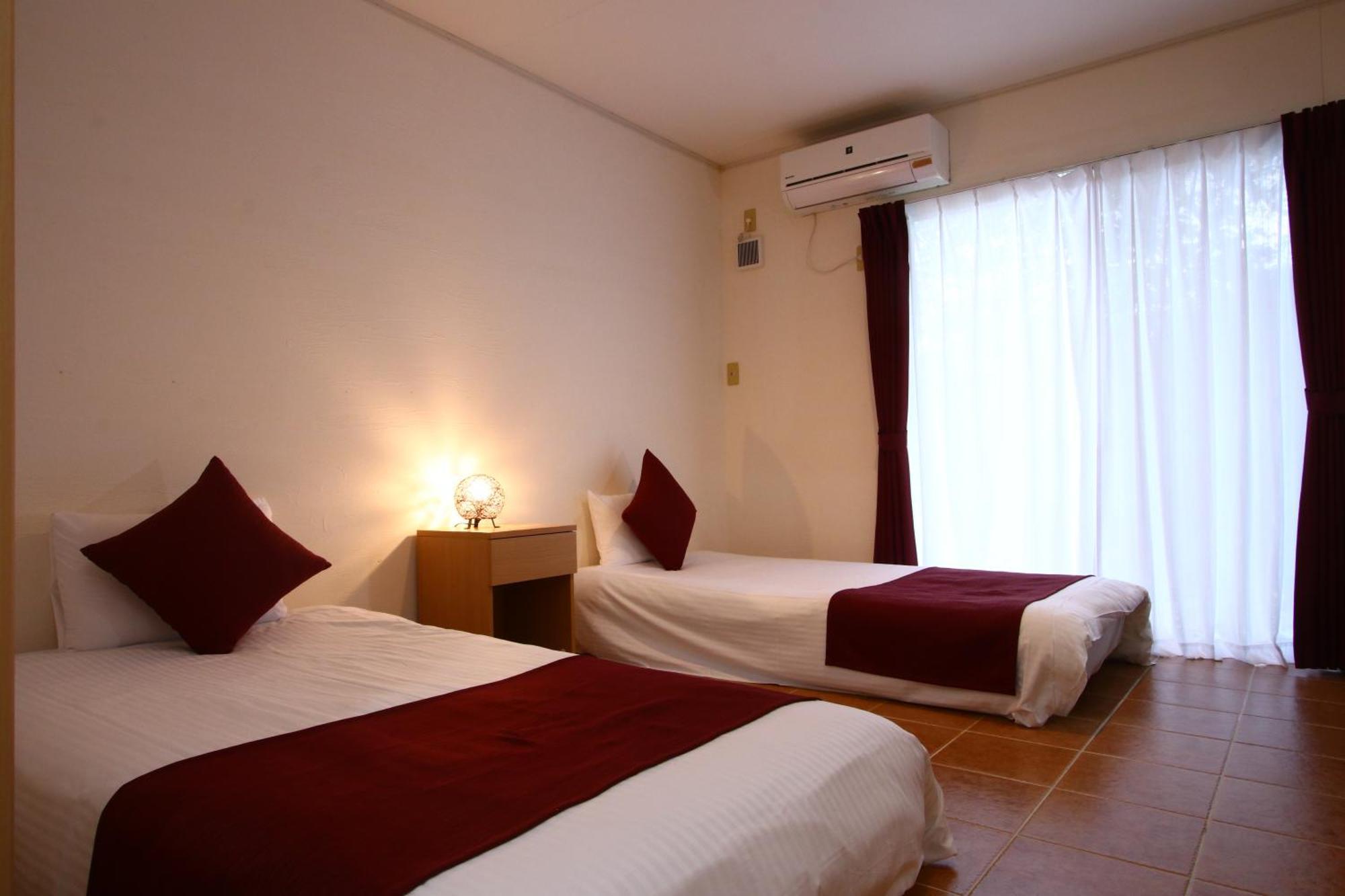 Asobibase Yamabare-House Hotel Ishigaki  Bagian luar foto