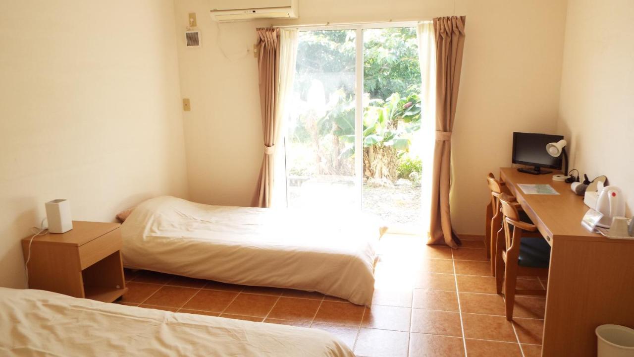 Asobibase Yamabare-House Hotel Ishigaki  Bagian luar foto
