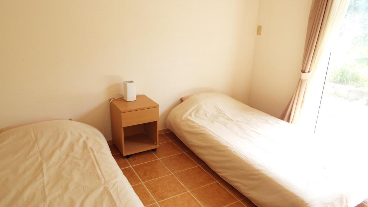 Asobibase Yamabare-House Hotel Ishigaki  Bagian luar foto